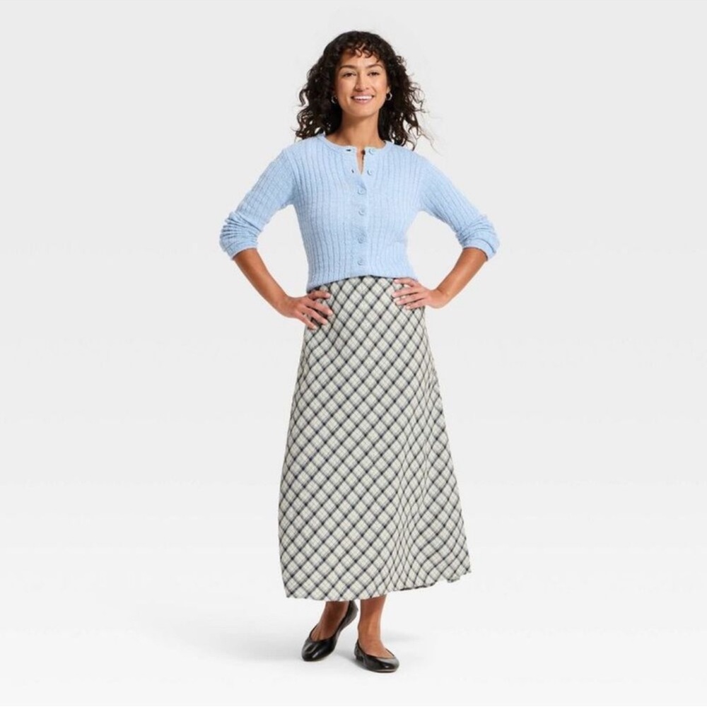 Universal Thread Skirt
